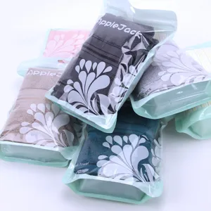 Ensemble de serviettes de visage en coton uni, petites serviettes douces et absorbantes.