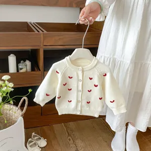 Neonata Bambina Cardigan in Maglia Pullover Carino Ricamo Cuore Manica Lunga Bottoni Top Infante Stile Coreano Capospalla