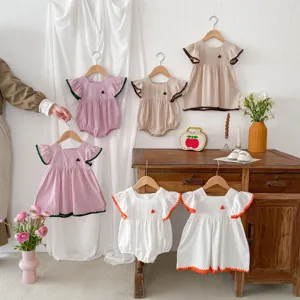 Summer baby girl dresses and rompers set, cute flying sleeve design with lovely color trim.