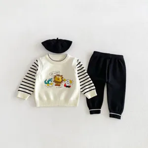 Baby boys autumn knitwear set with sweater, pants and beret, cute 3D cartoon animal patterns.