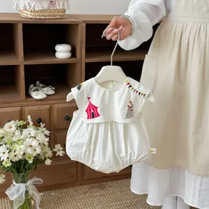 Carino neonata tutina senza maniche con ricamo circo, body neonato estivo bianco.
