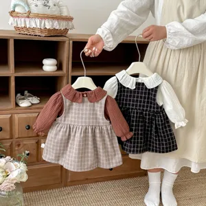 Bimba primavera set due pezzi vestito gilet quadri colletto bambola camicetta dettaglio