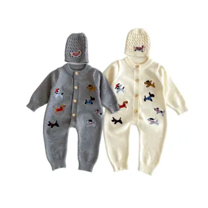 Süßes Baby Strick Overall Set mit Mütze, gemütlicher Langarm Strampler für Herbst.