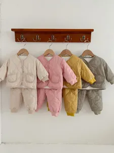 Kleinkinder dicker Winter gesteppter Baumwolljacke und Hosen Set warme Winterkleidung.