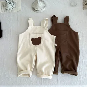 Niño pequeño lindo oso bolsillo peto otoño casual algodón lindo conjunto de pantalones