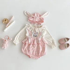 Completo set di vestiti autunnali da bambina con camicia pantaloni e cappello tre pezzi