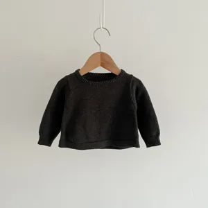 Baby Strickpullover Detailansicht, dunkelgraues Langarm Oberteil für Kleinkinder
