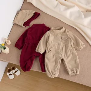 Schattige baby corduroy jumpsuit met muts set, unisex peuter romper, comfortabele dagelijkse kleding.