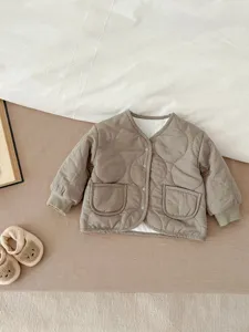 Kleinkind Winter gesteppte warme Jacke mit Rundhalsausschnitt und praktischen Taschen.