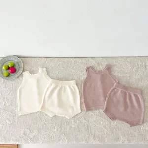 Ensemble gilet et short en tricot pour bébé, top sans manches mignon et doux pour nourrissons.