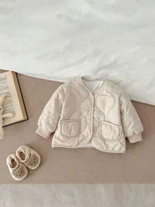 Kleinkind Winter gesteppte Jacke Baby warm verdickter gefütterter Mantel Detailansicht beige