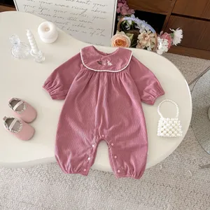 Combinaison bébé fille en velours côtelé broderie lapin col Claudine manches longues
