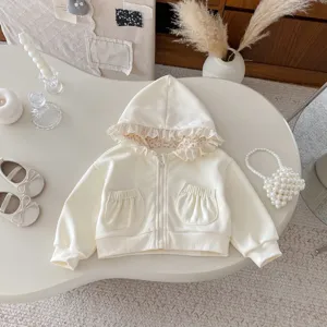Schattige baby meisjes zip-up hoodie met mooie bloemen kant capuchon en leuke zakken.
