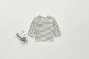 Infant black and white striped long sleeve t-shirt, classic versatile baby top basic wear.