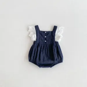 Lindo romper de encaje para bebé niña con mangas de volantes, cómodo mameluco de verano infantil.