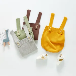 Bébé tricot barboteuse bretelles uni mignon body bébé vue détail avec plusieurs couleurs