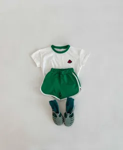 Kleinkind Baby Sommer Kleidung Set Kurzarm T-Shirt und grüne Shorts mit süßem Wassermelonen Aufnäher