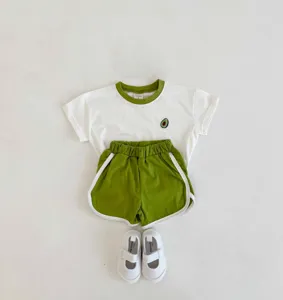Kleinkinder Sommer Kurzarm T-Shirt Shorts Set niedliche Avocado Stickerei Baby Outfit
