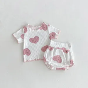Ensemble été nouveau-né bébé t-shirt manches courtes côtelé et short à cœurs mignons
