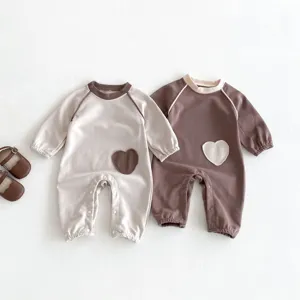 Süßer Baby Langarm Strampler mit Herz Aufnäher, weiche Baumwolle Kleinkind Kleidung.