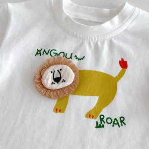 Infant baby white short sleeve t-shirt with 3d cute lion plush applique detail summer top.