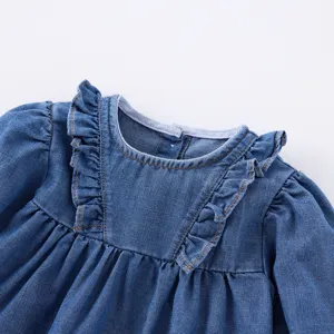 Vestido vaquero suave de manga larga para niña pequeña con bonito cuello de doble volante.