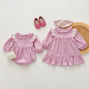 Set tutina e abito rosa a maniche lunghe per bambina con scarpe e accessori abbinati carini.