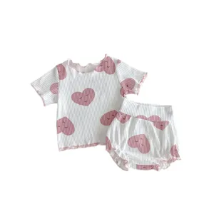 Ensemble deux pièces haut manches courtes et short côtelé bébé imprimé cœur mignon été