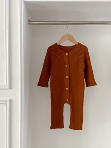 Baby Strick Overall Langarm Rippen Jumpsuit fuer Kleinkind Jungen und Maedchen Details.