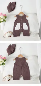 Adorable mameluco de rayas para bebé niño con sombrero, cómodo jumpsuit sin mangas con bolsillos.