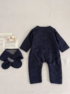 Winter baby thickened warm romper suit, Korean style infant fleece-lined jumpsuit with scarf
