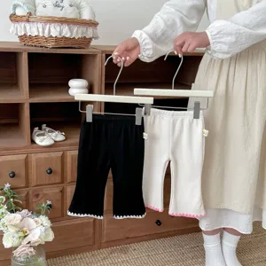 Kleinkind Mädchen gerippte Schlaghosen einfarbig süße Spitzenborte Frühling Herbst Kinderhose