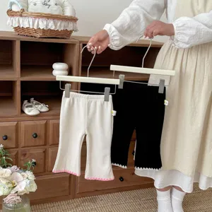 Kleinkind Mädchen gerippte Schlaghosen mit zarter Spitzenkante, schicke Frühlings Kinderhosen