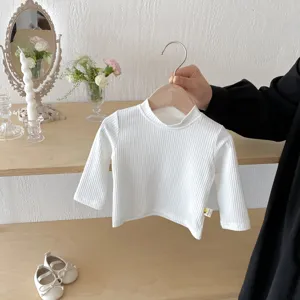 Kleinkind Mädchen weißes geripptes Langarmshirt, süßes Baby Baumwoll Basic Oberteil, Detailansicht.