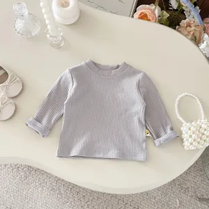 Graues geripptes Langarm Baumwoll T-Shirt für Kleinkinder Mädchen, süßes Baby Herbst Basic Oberteil.