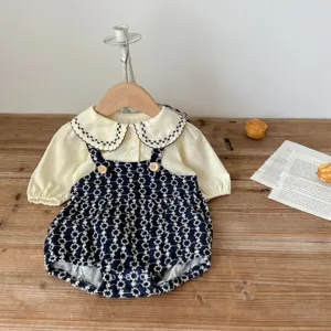 Süßes Baby Mädchen Herbst Kleidung Set, langärmelige Bluse und gestickter Strampler Outfit.