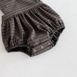 Infant baby girl plaid sleeveless romper detail, cute check pattern infant bodysuit dress.