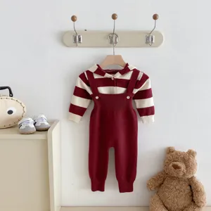 Baby Strickset Kapuze gestreiftes Oberteil und Latzhose Kleinkind Herbstkleidung