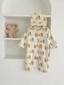 Newborn baby cute giraffe print waffle long sleeve romper and hat set, soft autumn clothing.