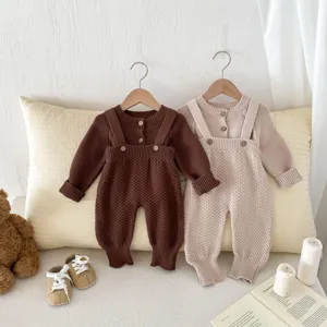 Set due pezzi cardigan in maglia e pantaloni con bretelle per neonati abbigliamento autunnale