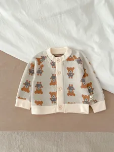 Gilet en tricot pour bébé avec motif jacquard d'ours mignon, vêtement boutonné doux.