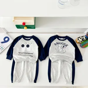 Set felpa e pantaloni per bambini autunno girocollo stampa cartone animato due pezzi