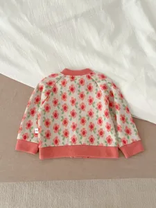 Gilet en tricot floral pour tout-petit avec bordures côtelées, joli pull bébé automne.