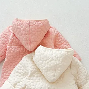 Detalles del tierno mameluco acolchado de invierno con capucha para bebé, cálido rosa.