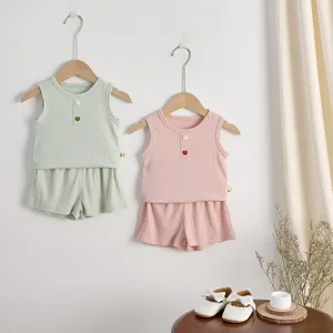 Set estivo da bambina in cotone con canotta e pantaloncini in esposizione sospesa