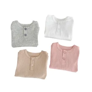 Set t-shirt a costine tinta unita per neonati, top manica lunga in cotone morbido base.