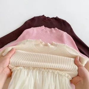 Dettaglio vestito tulle maglia maniche lunghe bambina, dolce maglione bimba gonna principessa