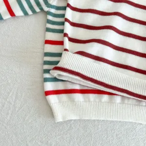 Baby gestreifter Strickpullover Detail, weiche Baumwolle Rundhals Langarmshirt Top.