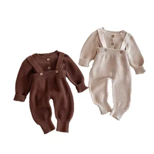Set due pezzi cardigan in maglia e pantaloni con bretelle per neonati, vestito autunnale.