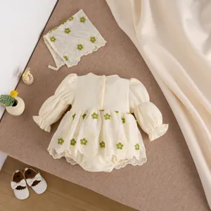Langarm Baby Strampler für Mädchen mit Blumenstickerei und Hut süßes Kleinkind Outfit Set